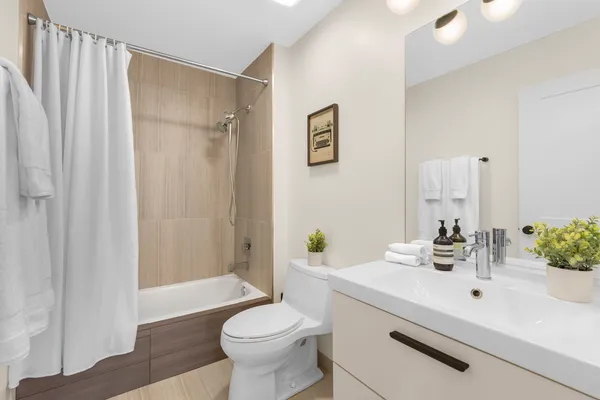 $799,000 | 520 West Huron Street, Unit 705, Chicago, IL 60654