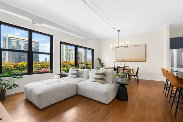 $799,000 | 520 West Huron Street, Unit 705, Chicago, IL 60654