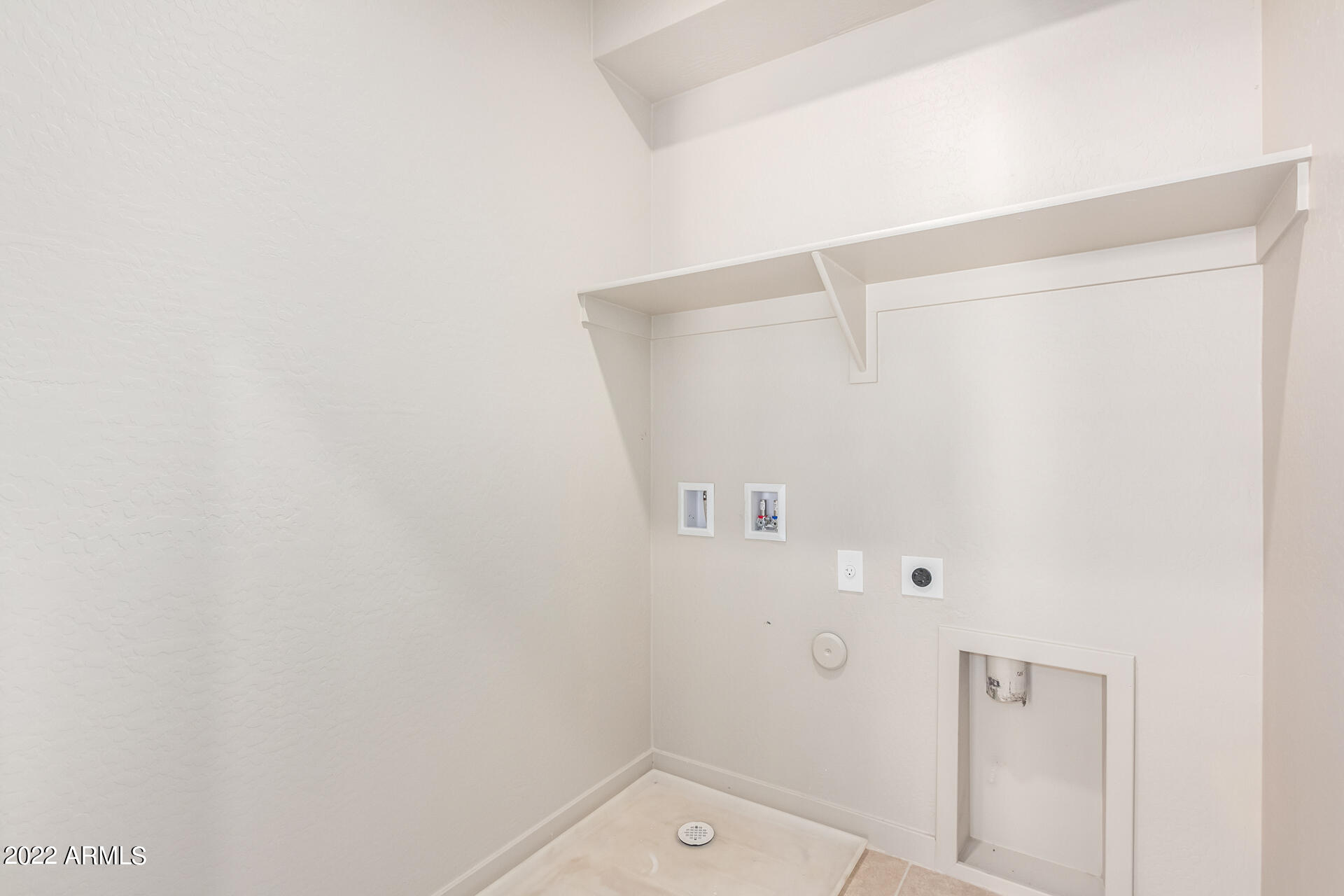 2747 South Decatur Drive, Unit 103 Gilbert, AZ 85295 - Photo 23 of 40 Laundry Room - Upstairs