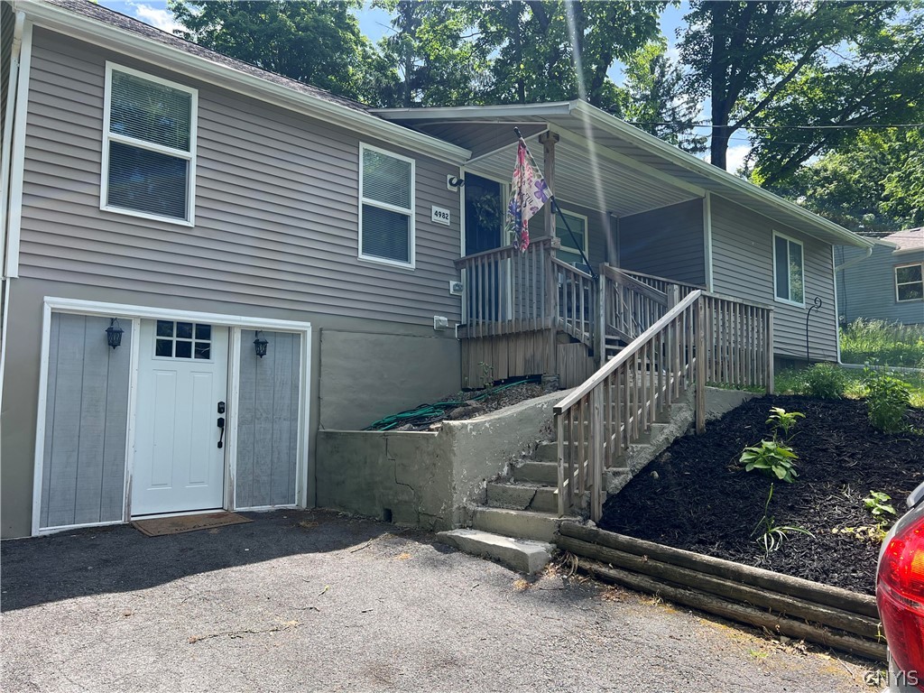 4982 Aitchison Road Onondaga, NY 13215 - Photo 3 of 26 Come on up and take a look inside