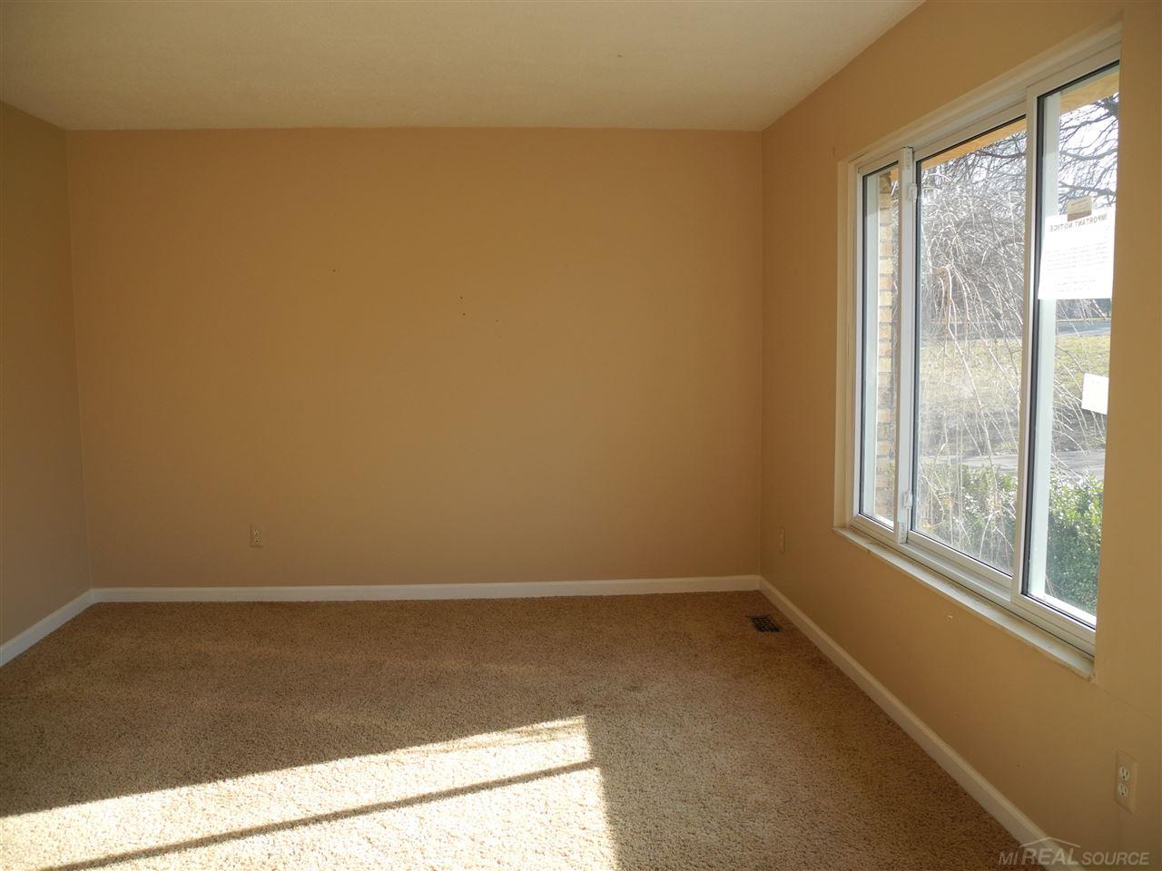 3881 Rohr Road Lake Orion, MI 48359 - Photo 10 of 12