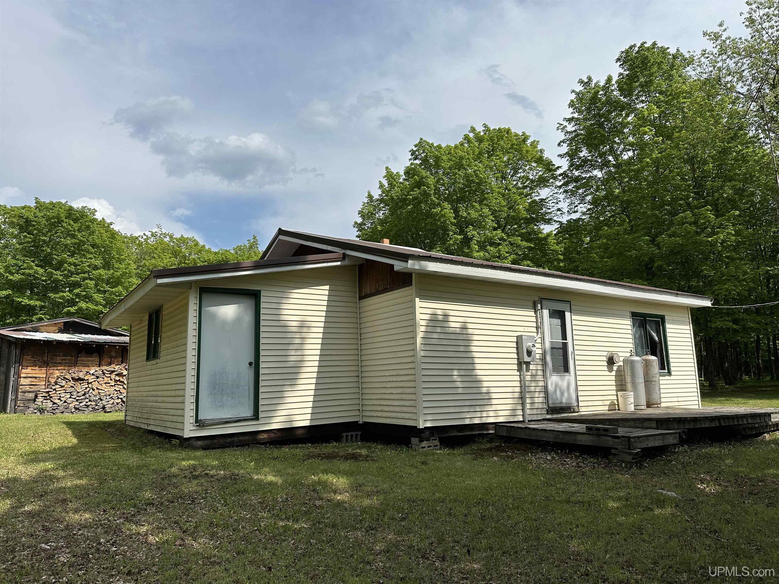 6 Camp 6 Road Ironwood, MI 49938 - Photo 3 of 50