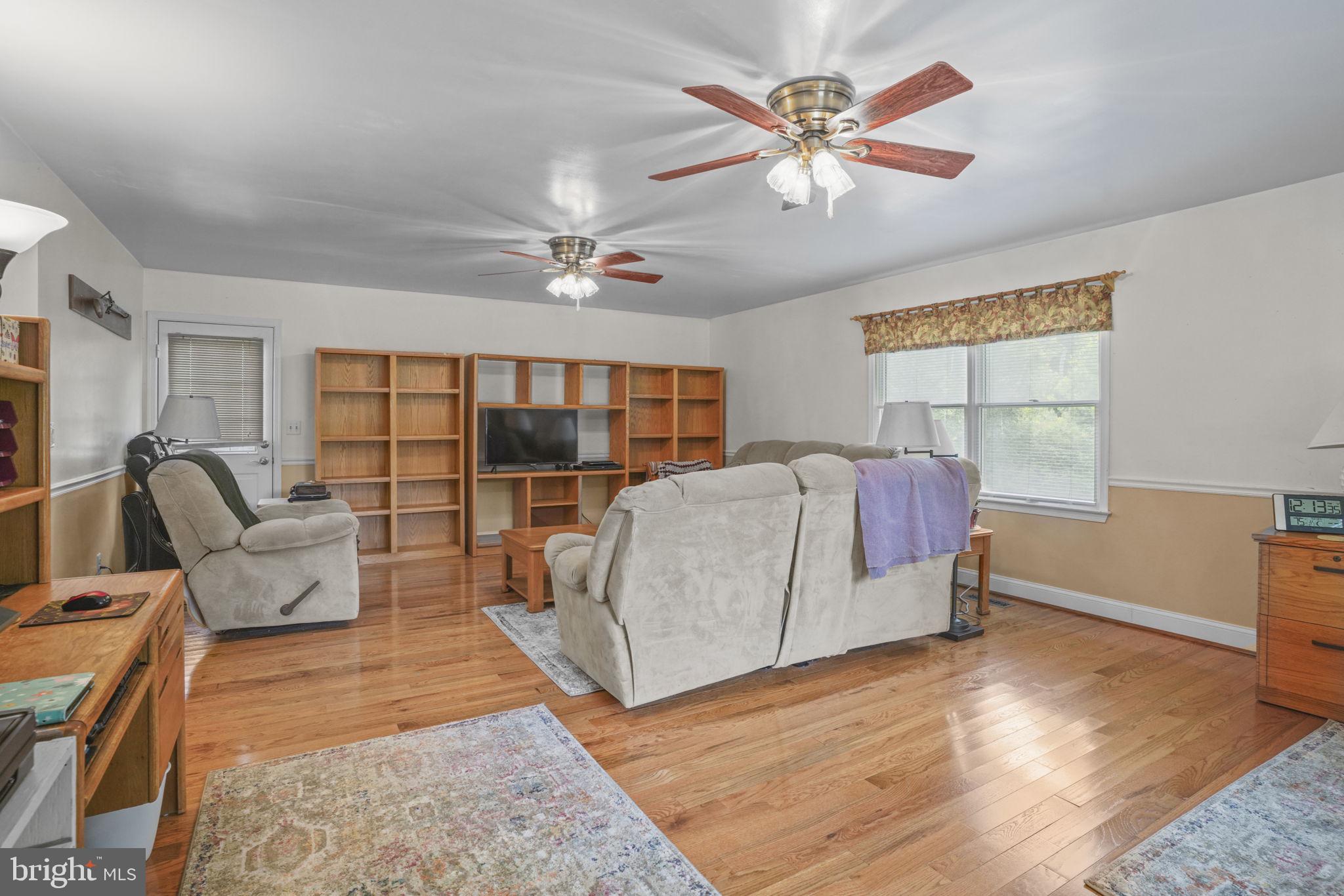 718 Mimosa Cove Road Deale, MD 20751 - Photo 14 of 47 Family room