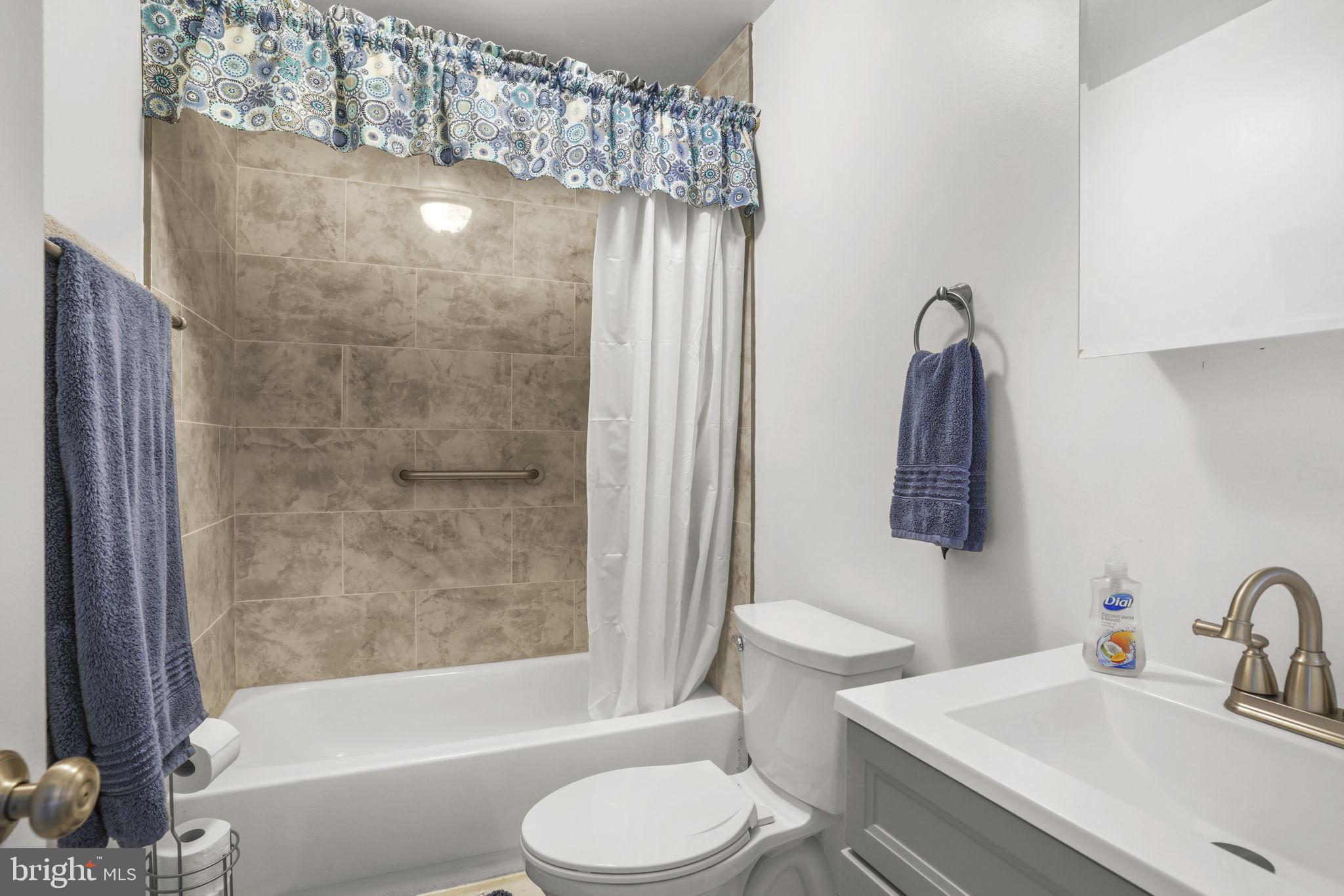 718 Mimosa Cove Road Deale, MD 20751 - Photo 25 of 47 Upper level full bath