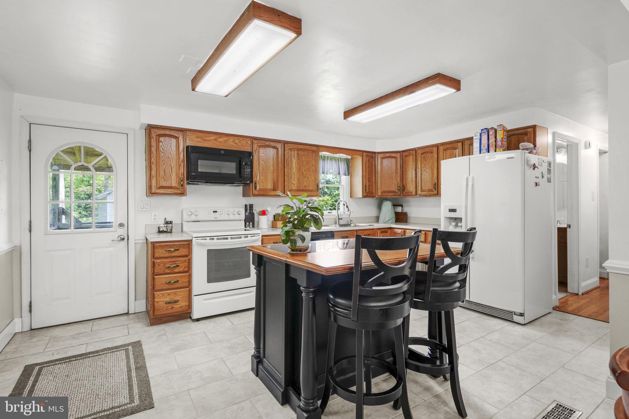718 Mimosa Cove Road Deale, MD 20751 - Photo 3 of 47 Kitchen