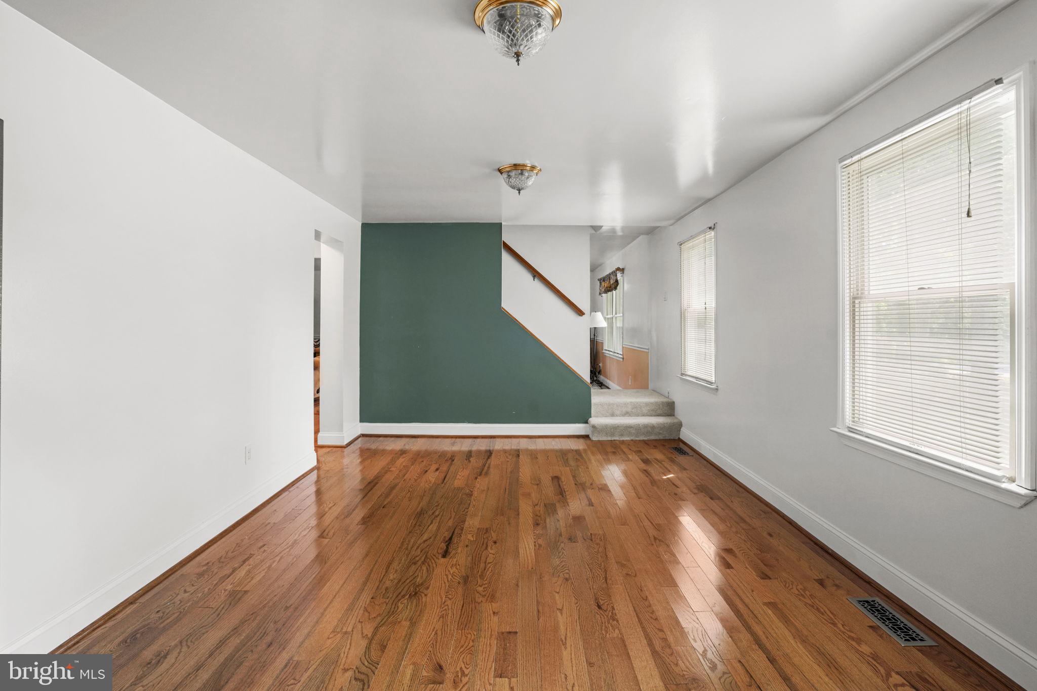 718 Mimosa Cove Road Deale, MD 20751 - Photo 9 of 47 Living room