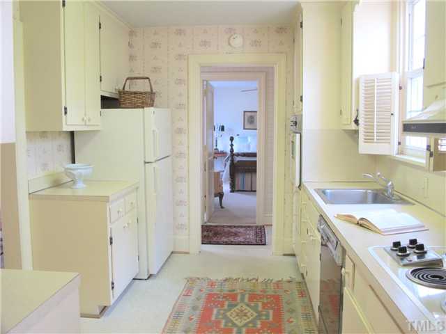 2720 Cambridge Road Raleigh, NC 27608 - Photo 6 of 16