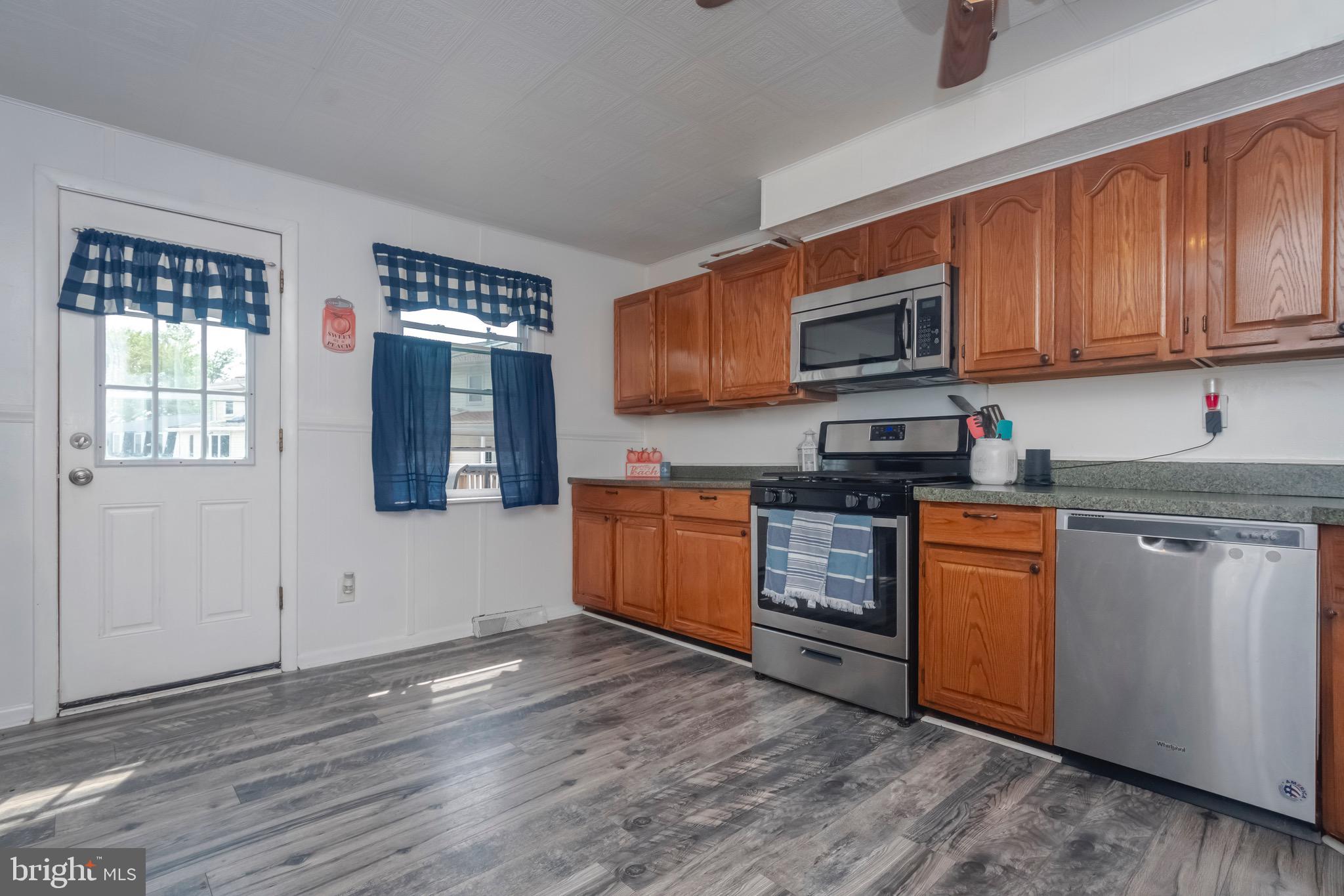 7917 Lynch Road Baltimore, MD 21222 - Photo 8 of 33