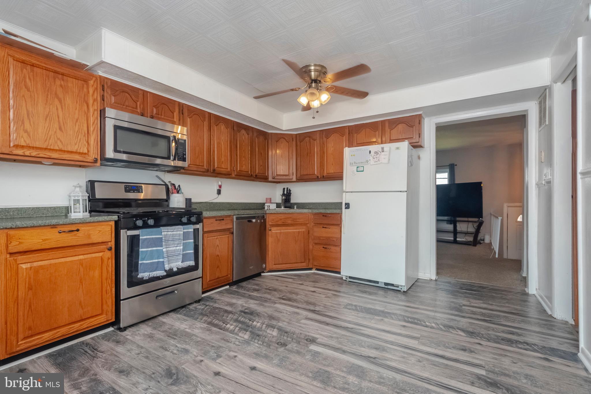7917 Lynch Road Baltimore, MD 21222 - Photo 10 of 33