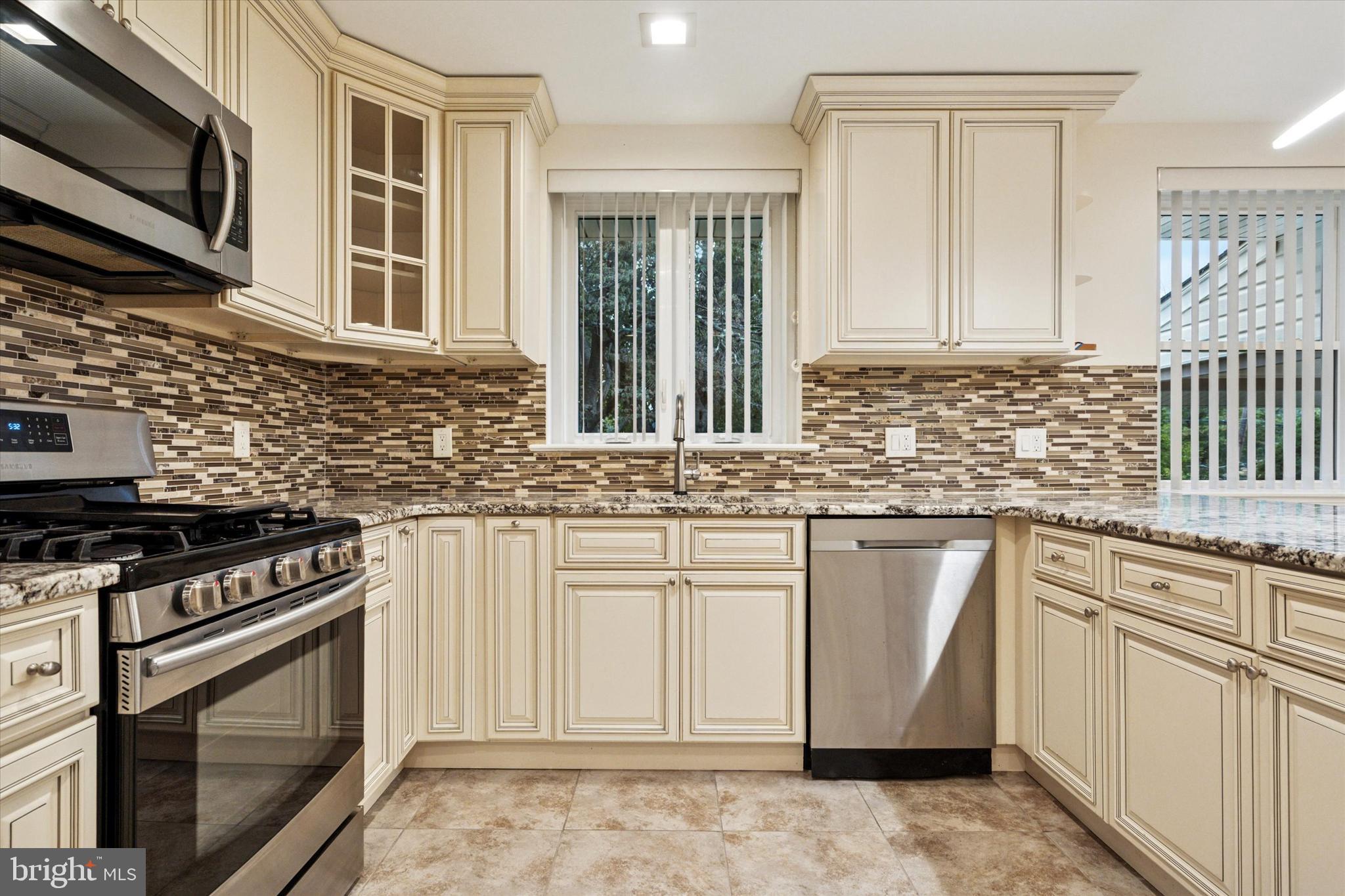 13441 Trevose Road Philadelphia, PA 19116 - Photo 3 of 35