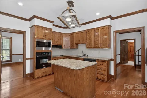 $650,000 | 8149 Shannon Woods Lane, Matthews, NC 28104