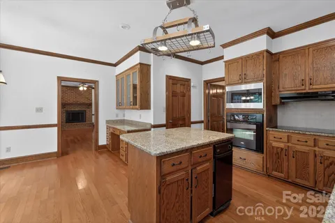 $650,000 | 8149 Shannon Woods Lane, Matthews, NC 28104