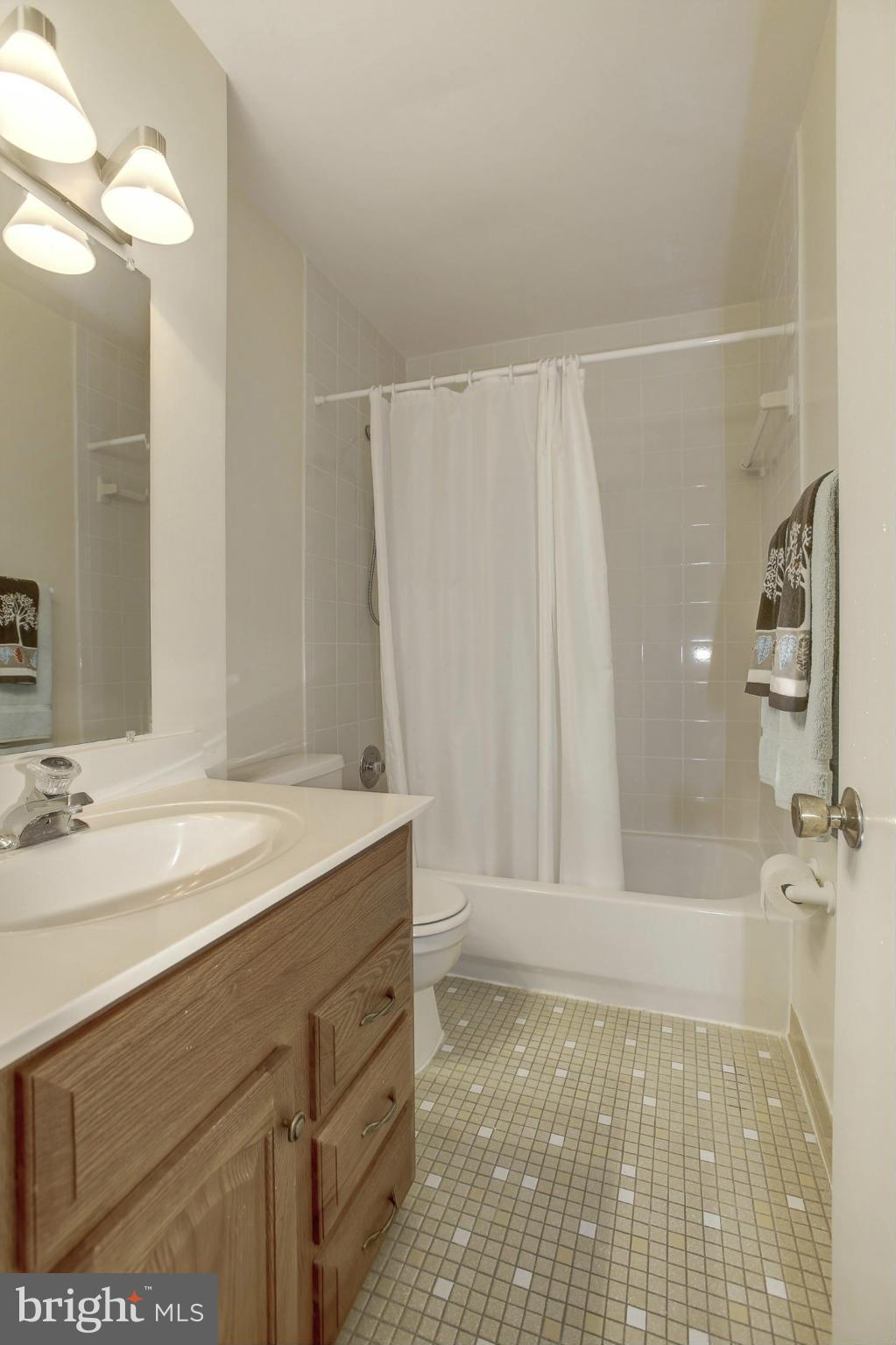 2354 Generation Drive Reston, VA 20191 - Photo 12 of 25 Bath