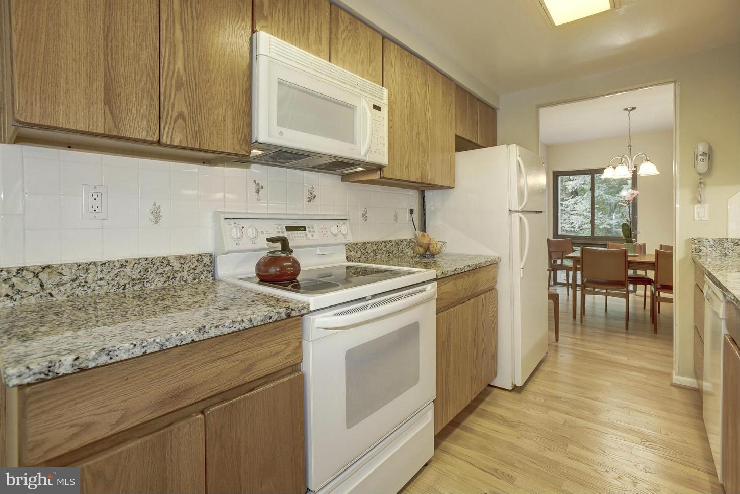 2354 Generation Drive Reston, VA 20191 - Photo 5 of 25 Kitchen