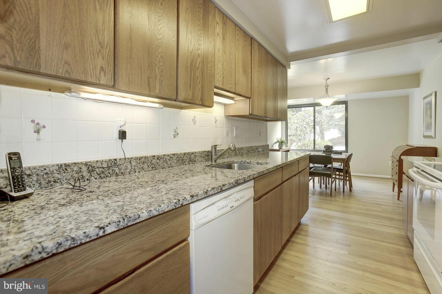 2354 Generation Drive Reston, VA 20191 - Photo 6 of 25 Kitchen