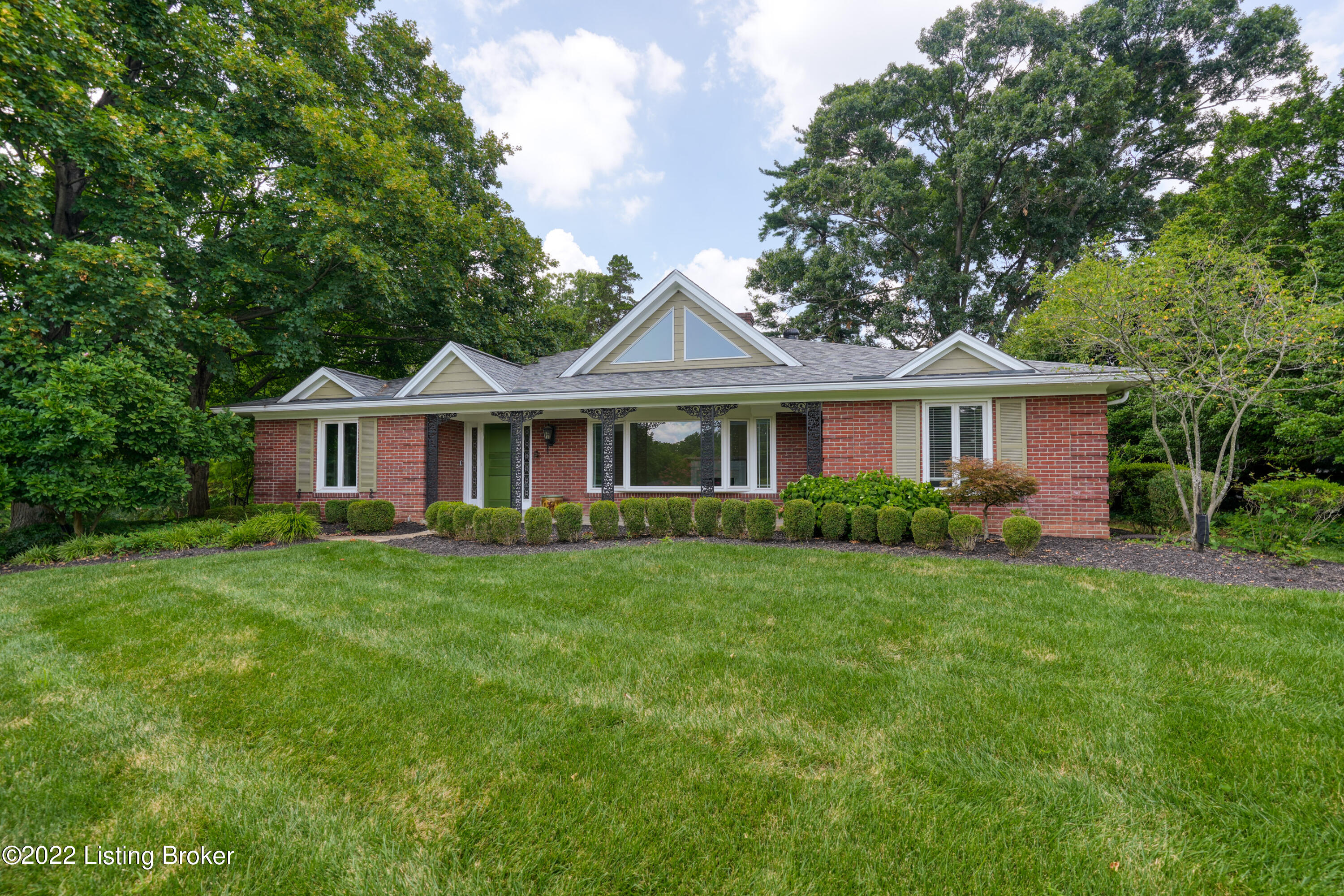 524 Ridgewood Road Louisville, KY 40207 - Photo 1 of 40 007 - 20210719 702717