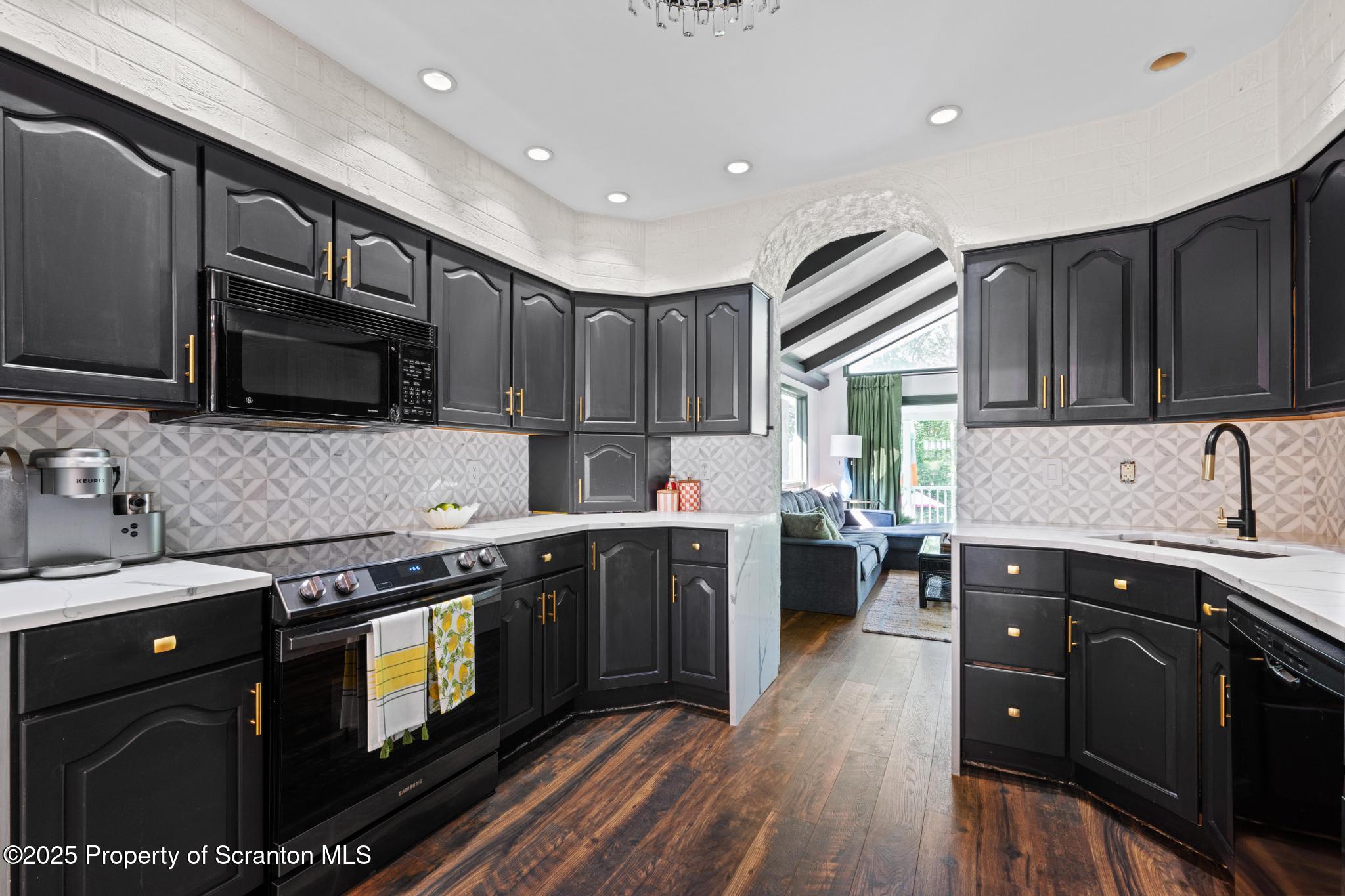 805 East Mountain Road Scranton, PA 18505 - Photo 13 of 53 DSC_2523
