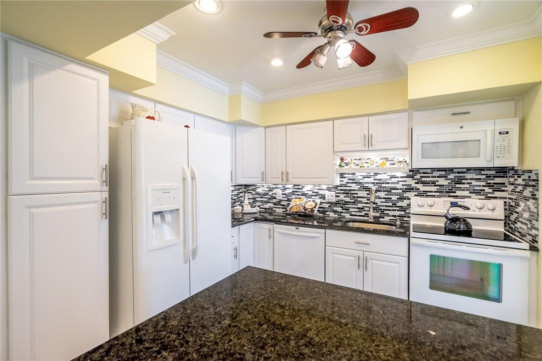 2240 Northeast 41st Street Lighthouse Point, FL 33064 - Photo 10 of 34 Photo 10