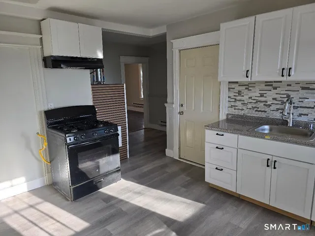 $1,350 | 268 Pine Street, Unit 3, Waterbury, CT 06710