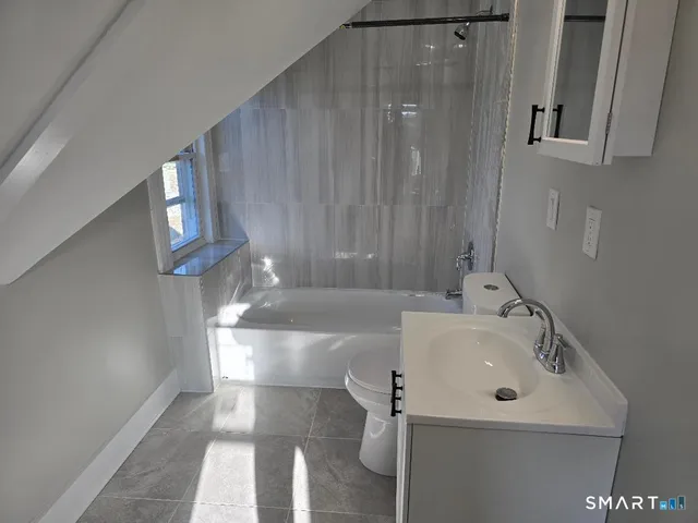 $1,350 | 268 Pine Street, Unit 3, Waterbury, CT 06710