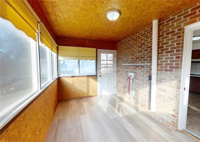 $1,295 | 918 South Main Street, Nevada, MO 64772