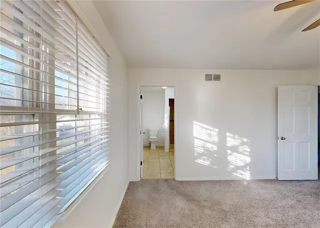 $1,295 | 918 South Main Street, Nevada, MO 64772