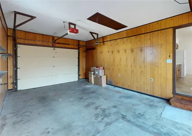 $1,295 | 918 South Main Street, Nevada, MO 64772