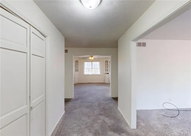 $1,295 | 918 South Main Street, Nevada, MO 64772