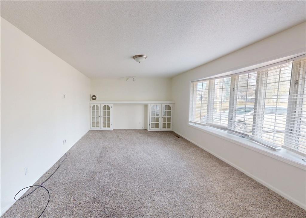 918 South Main Street Nevada, MO 64772 - Photo 4 of 21