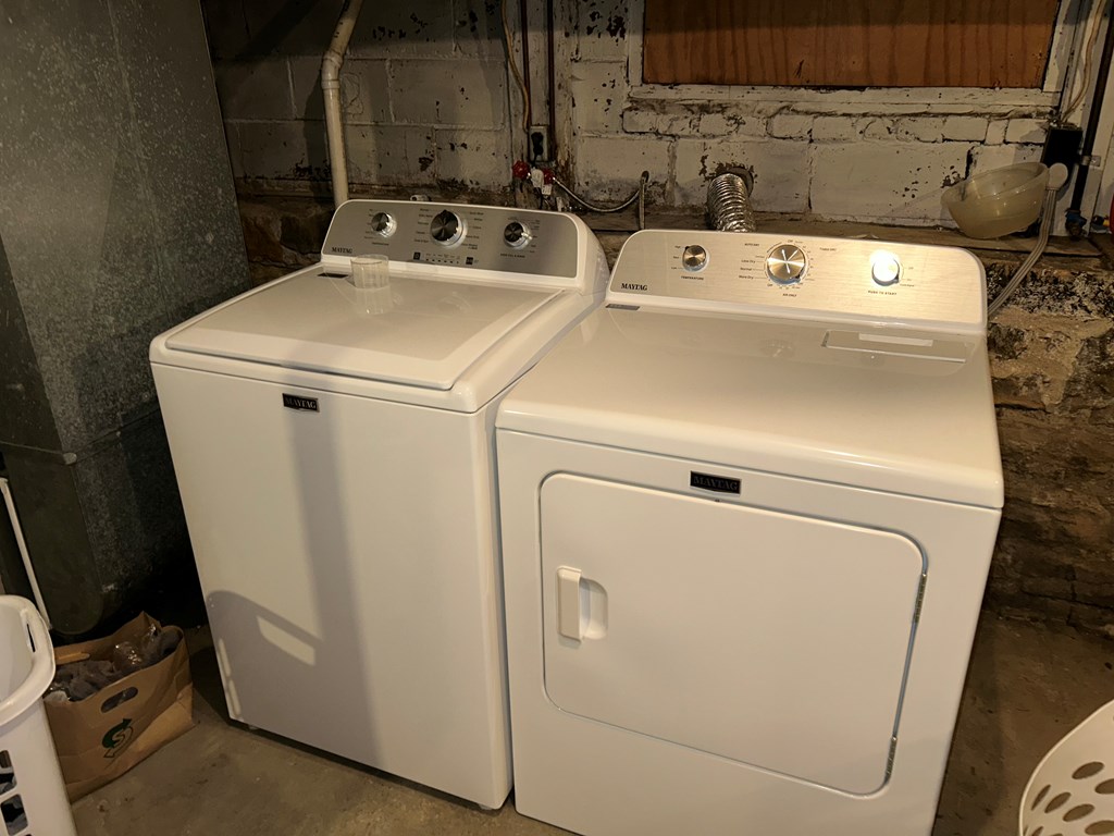 734 Main Street Rimersburg, PA 16248 - Photo 10 of 15 a utility room with dryer and washer