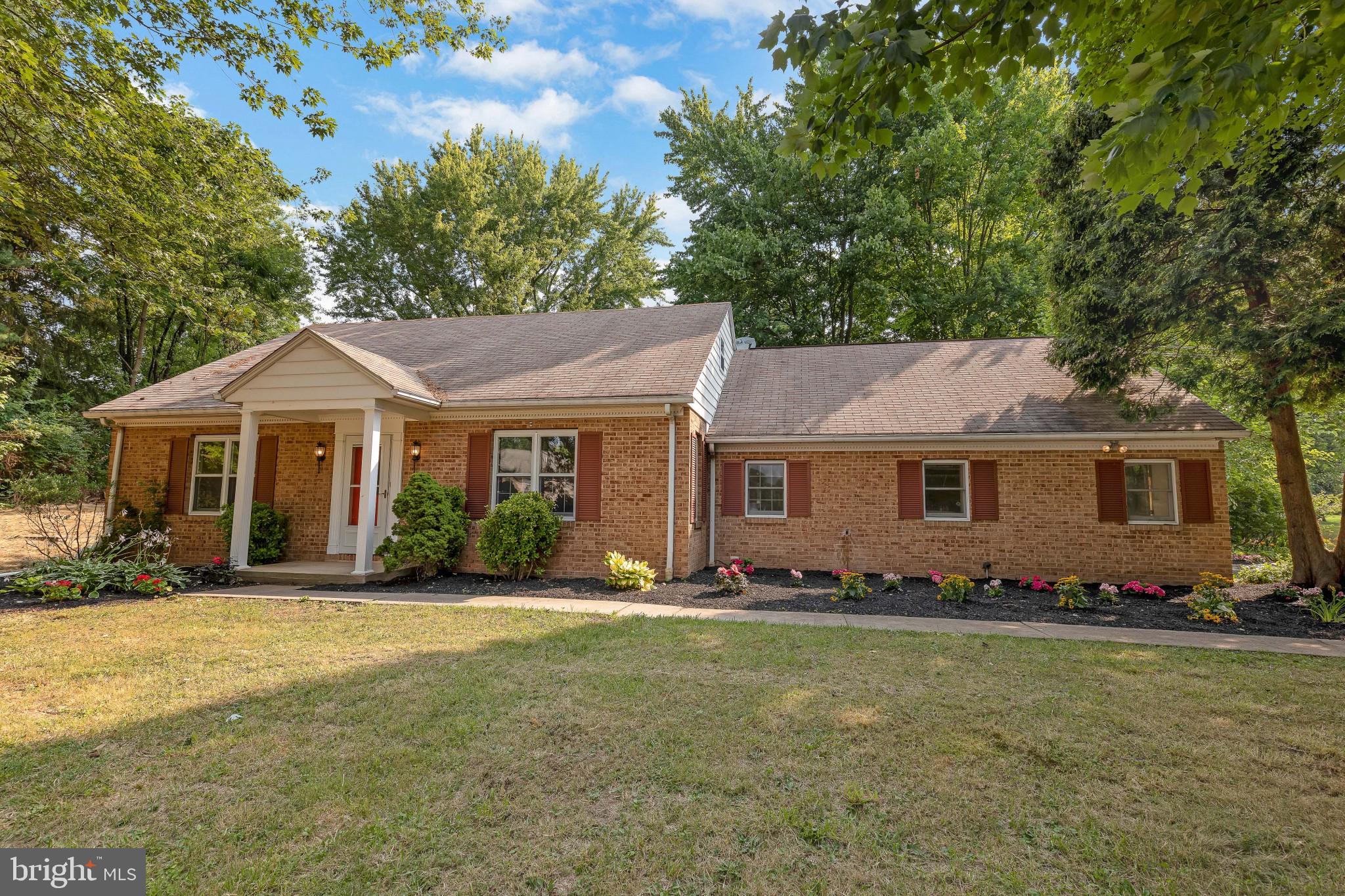 685 West Hoffecker Road Pottstown, PA 19465 - Photo 1 of 31