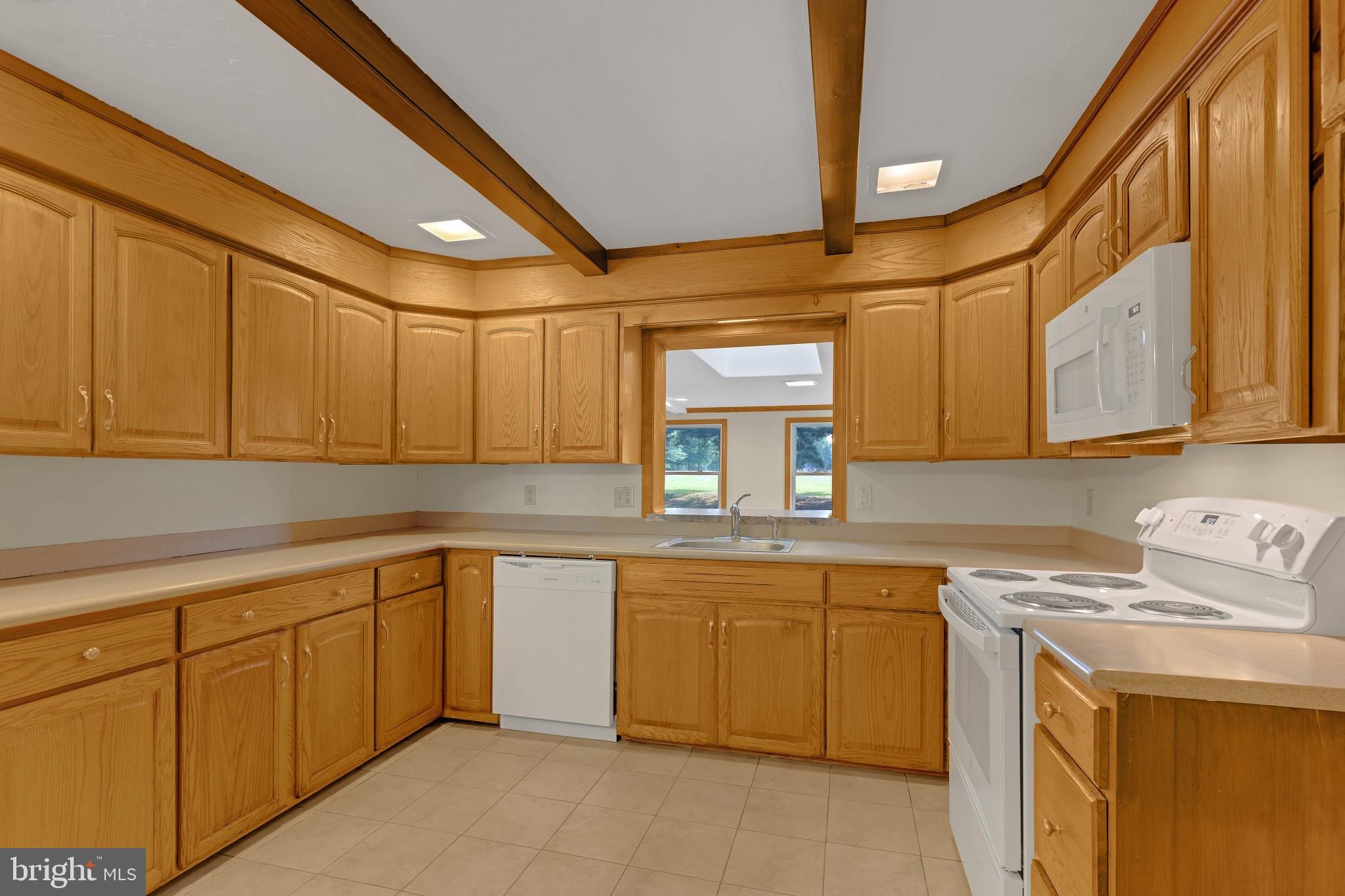 685 West Hoffecker Road Pottstown, PA 19465 - Photo 12 of 31