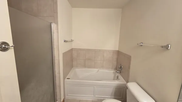 $2,700 | 434 Vaughn Circle, Aurora, IL 60502