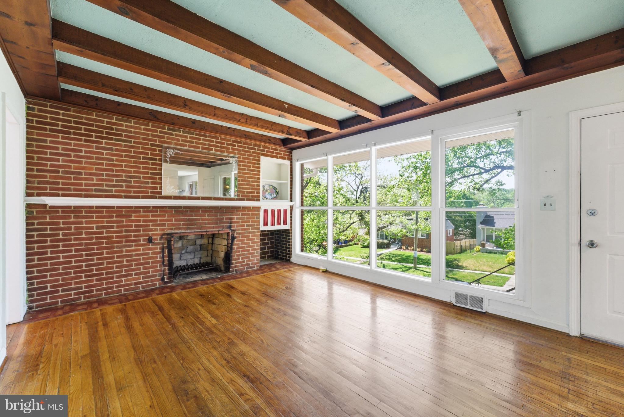 10303 Haywood Dr. Silver Spring, MD 20902 - Photo 4 of 38 Charming space with natural light.