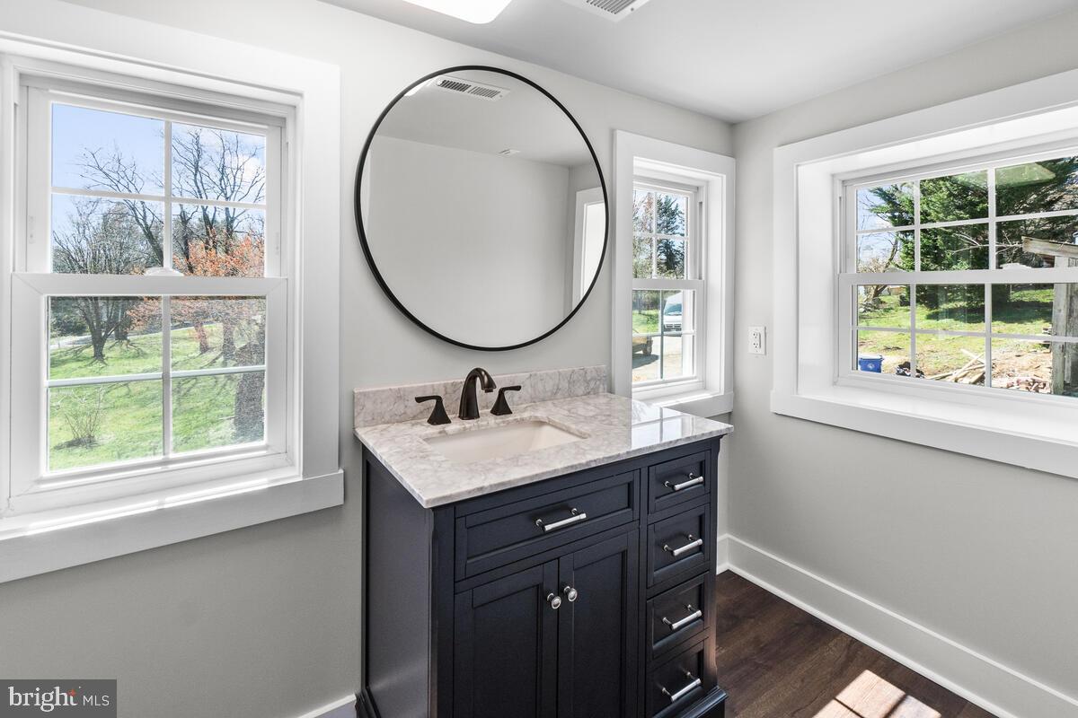 4926 Elmer Derr Road Frederick, MD 21703 - Photo 22 of 26 Full Hall Bathroom