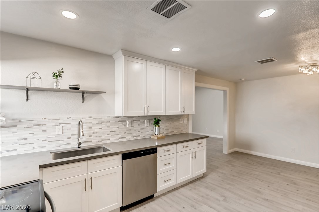 3209 Kings Way Las Vegas, NV 89102 - Photo 7 of 28