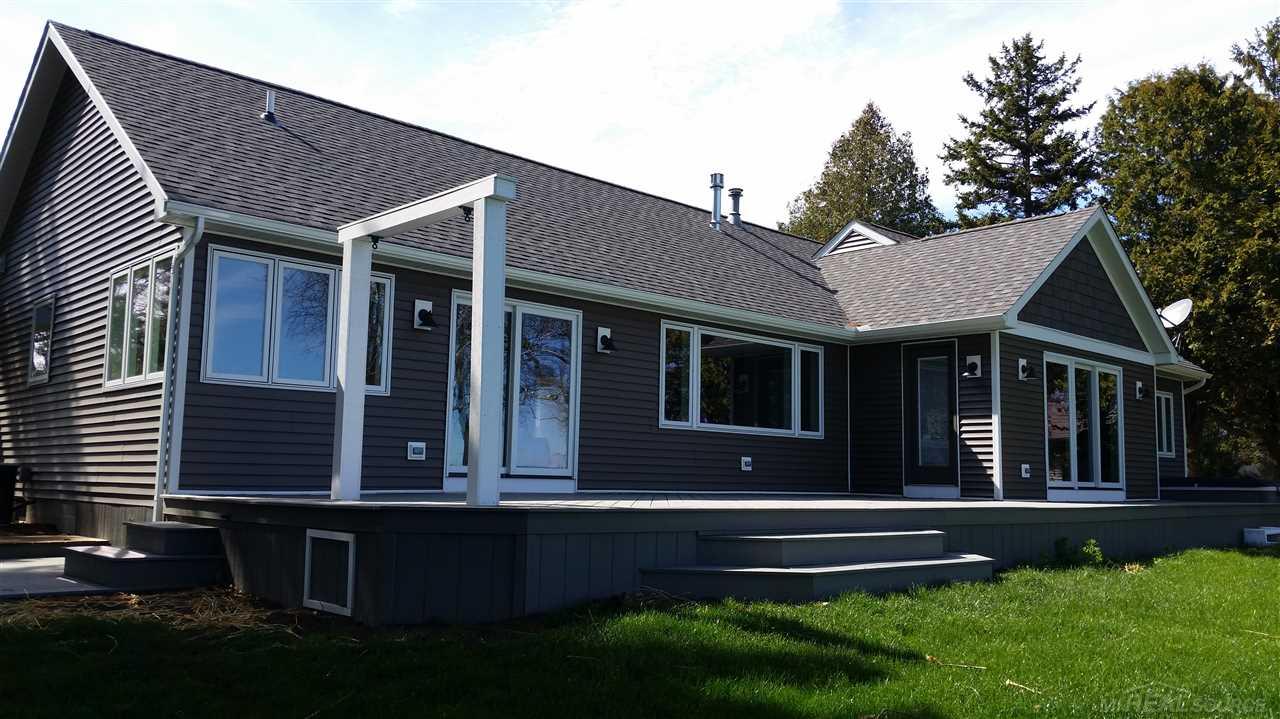 6137 Lakeshore Road Lexington, MI 48450 - Photo 31 of 53 Room for a swing