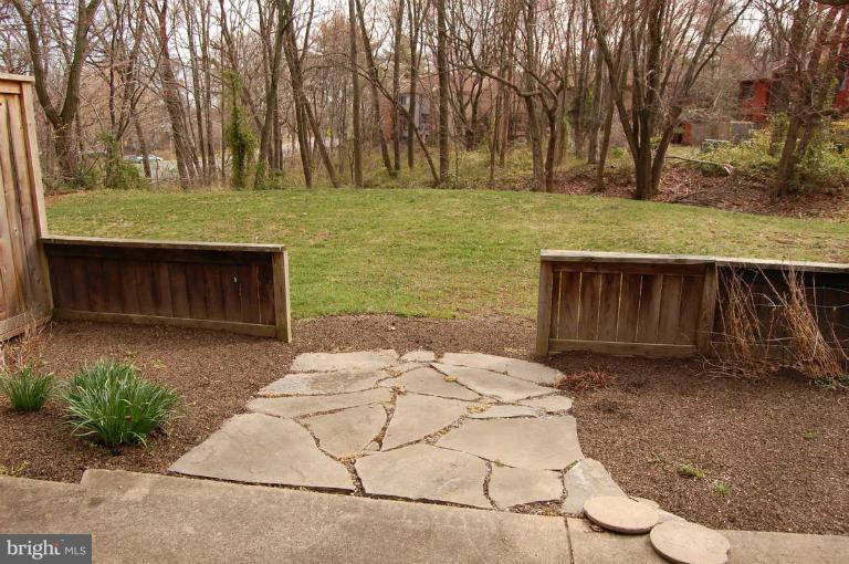 1760 Wainwright Drive Reston, VA 20190 - Photo 2 of 16 Exterior (Rear)