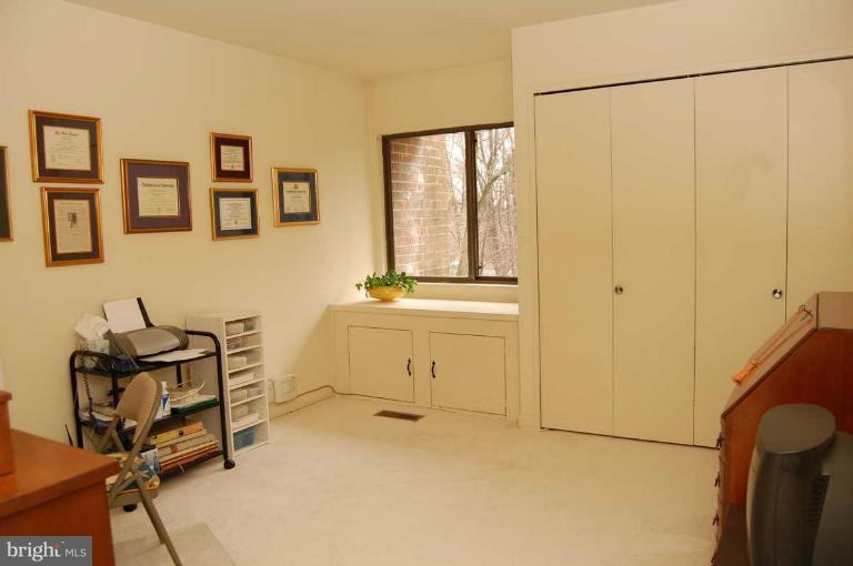 1760 Wainwright Drive Reston, VA 20190 - Photo 15 of 16 Bedroom