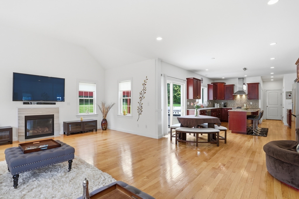 9 Boxwood Road Westford, MA 01886 - Photo 8 of 40