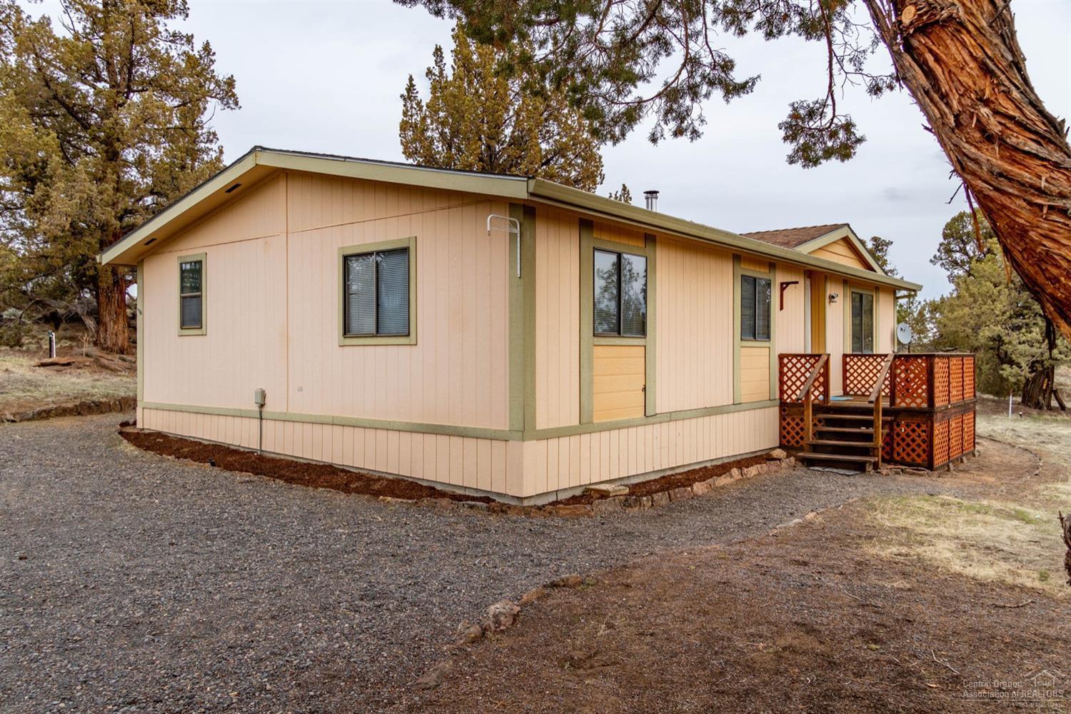 2405 Calaroga Road Redmond, OR 97756 - Photo 1 of 24 Gallery Image 1