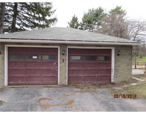 144 Lake Somerset, PA 15501 - Photo 12 of 12 Parking Lot/Garage.