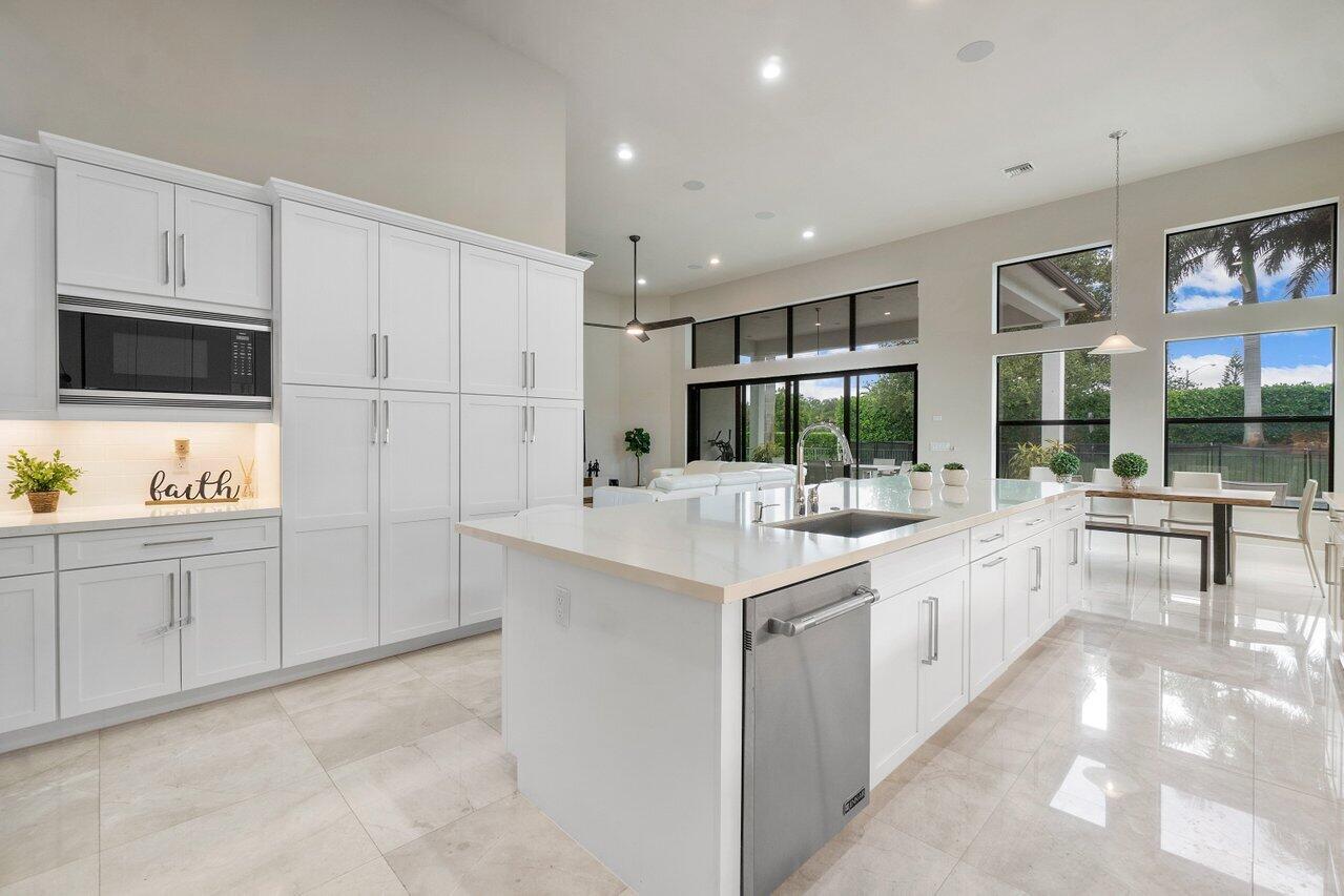 2751 Northwest 70th Boulevard Boca Raton, FL 33496 - Photo 9 of 66 kitchen