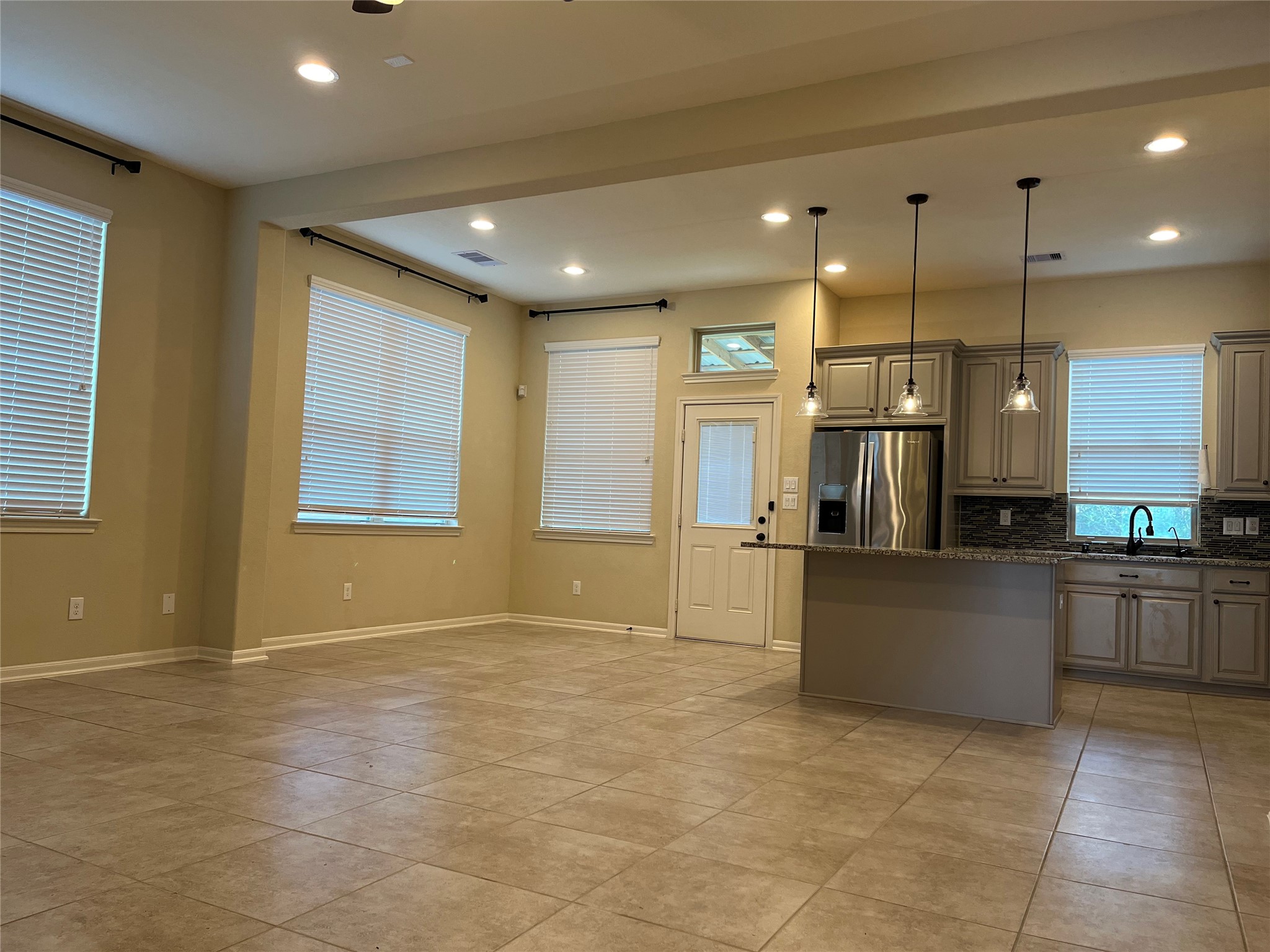 12250 La Strada Street Richmond, TX 77406 - Photo 5 of 38