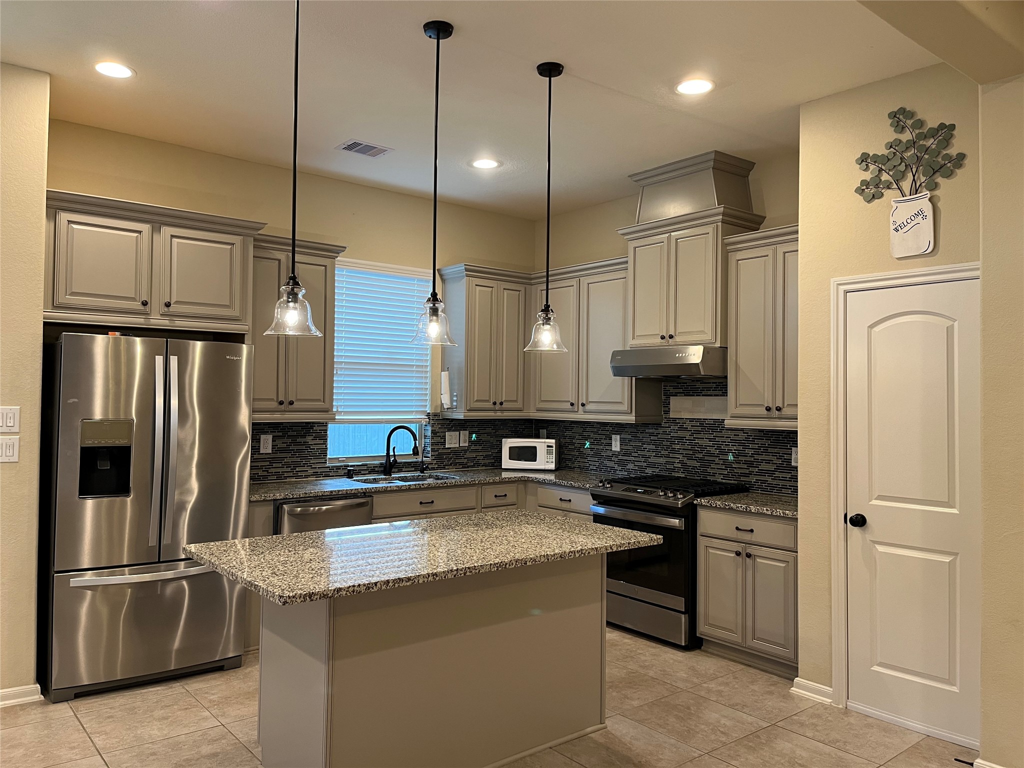 12250 La Strada Street Richmond, TX 77406 - Photo 6 of 38
