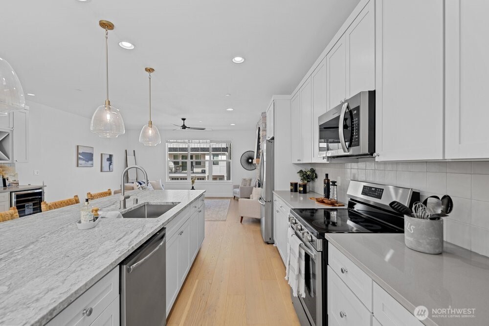 16 160th Place Southeast Bothell, WA 98012 - Photo 5 of 32