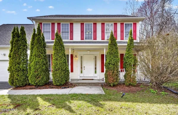$425,000 | 6 Chelsea Court, Troy, NY 12182