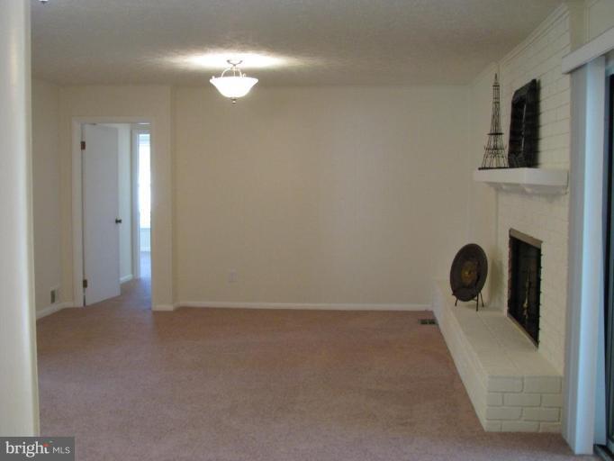 12322 Riverview Road Fort Washington, MD 20744 - Photo 11 of 30 Family Room