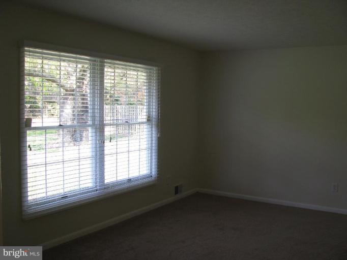 12322 Riverview Road Fort Washington, MD 20744 - Photo 29 of 30 Living Room