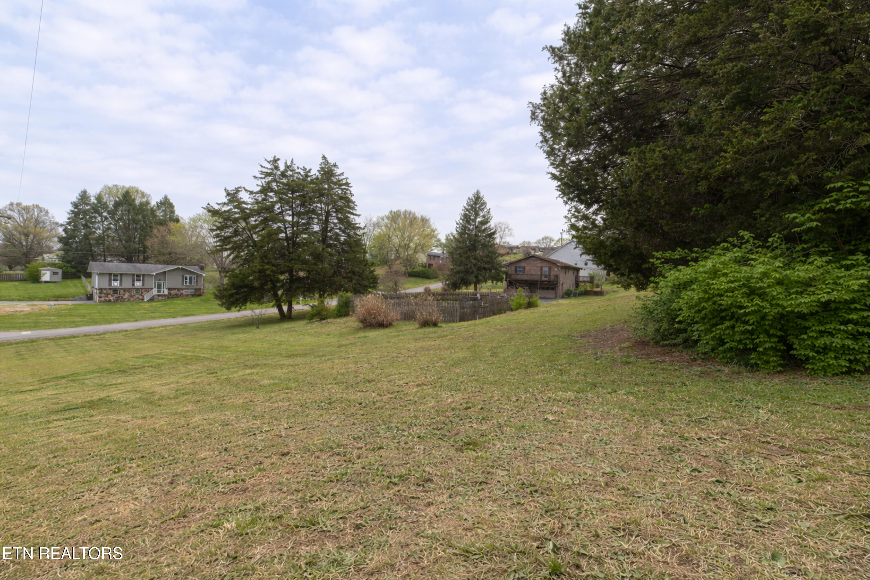 655 Wesley Road Lenoir City, TN 37772 - Photo 33 of 36 655 Wesley-33